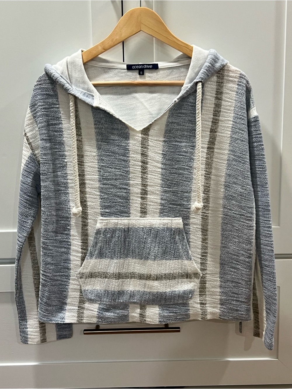 Ocean Drive women's Striped Crewneck Hoodie in Gray & Cream
